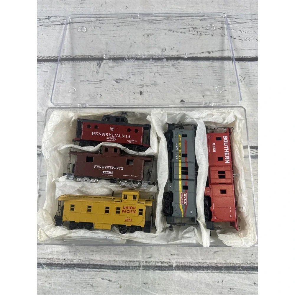 HO Scale Caboose Lot of 5 Union Pacific PRR Southern Family Lines Seaboard